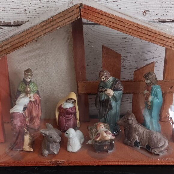New Old Stock - 10 Piece Nativity Scene - Picture 1 of 6